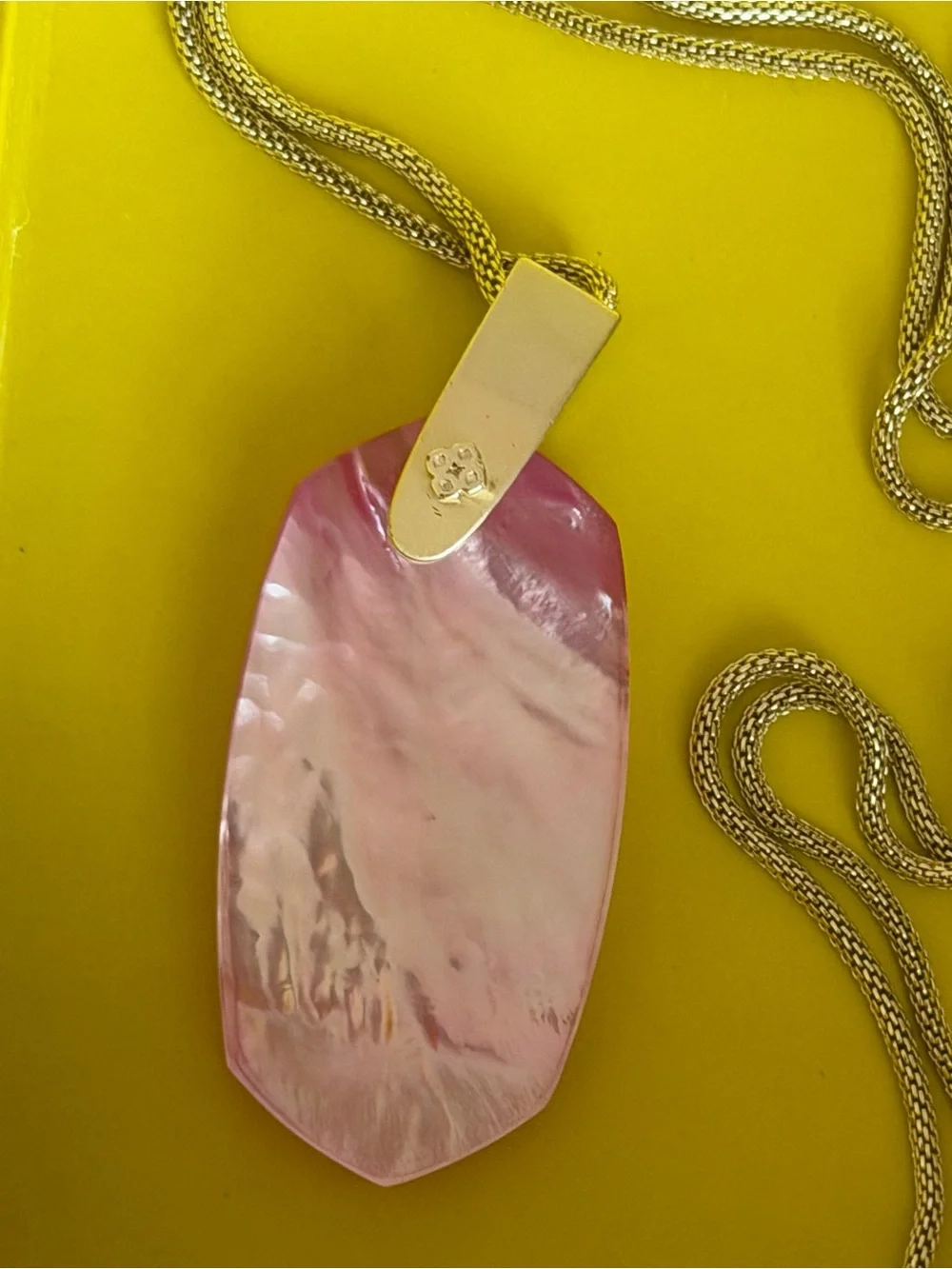 Kendra Scott Inez Gold Long Pendant Necklace in Pink 💕